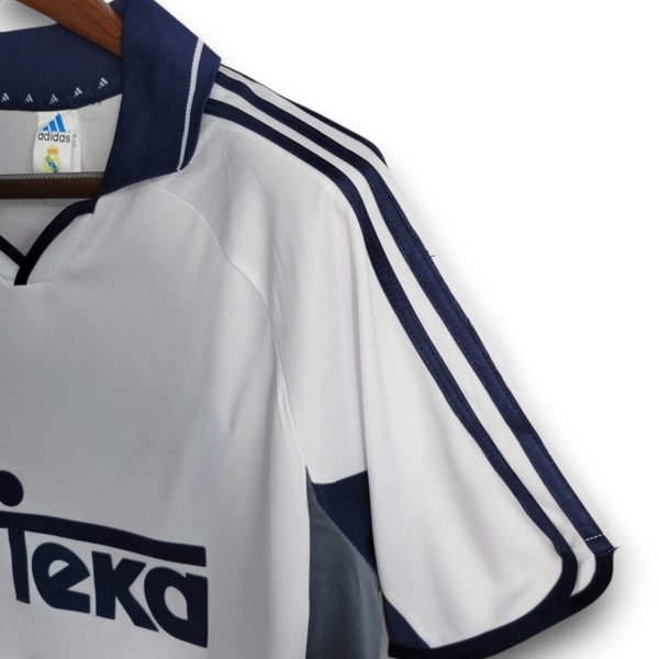 00-01-lo-Photoroom.jpg Camiseta Real Madrid 2000-2001 Local