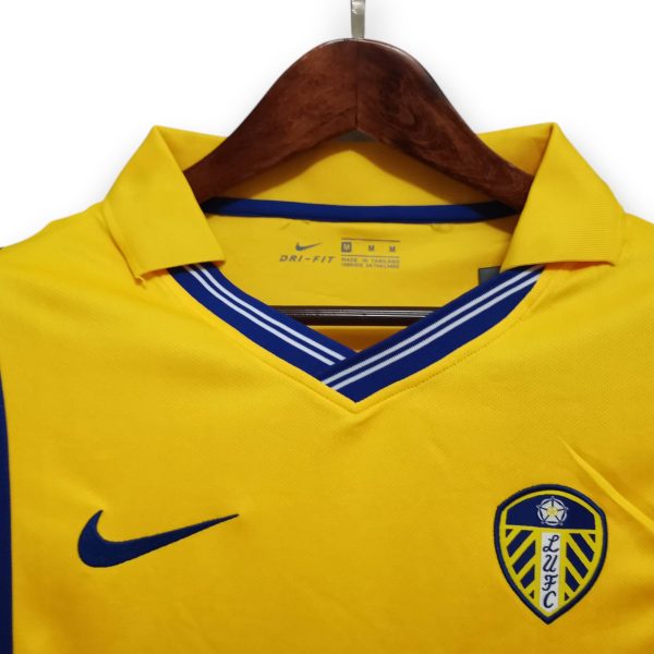 00-01-visitant-Photoroom-1.jpg Camiseta Leeds United 2000-2001 Visitante