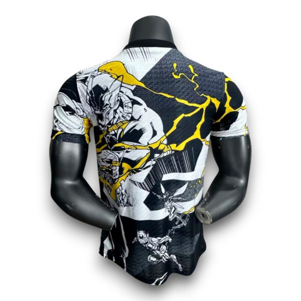 4f96b2c6.jpg Camiseta Real Madrid x Marvel 2025-2026 – Version Pro Player