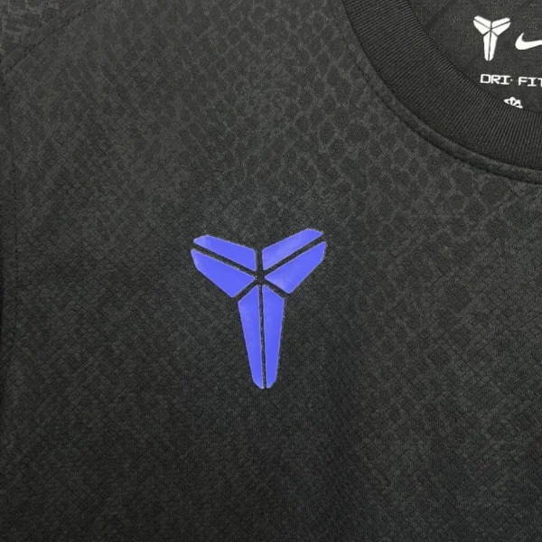 5_30b34b46-d4fe-4c32-874b-51d1182d4540_1-1.webp Camiseta Barcelona 2025-2026 Entrenamiento Mamba