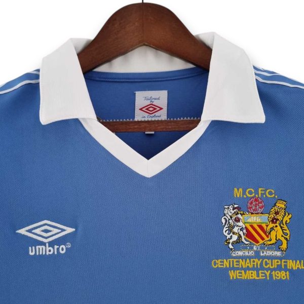 81-82-loc-Photoroom.jpg Camiseta Manchester City 1981-1982 Local