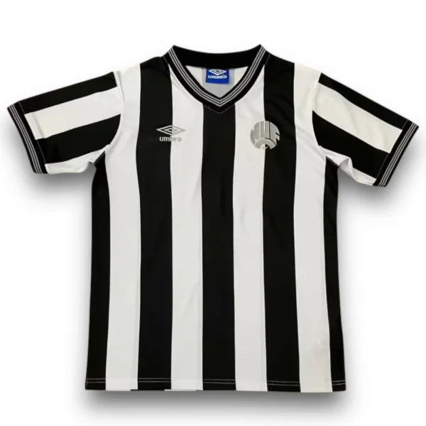 8436806F-707C-428B-8455-40EFA6499A77.webp Camiseta Newcastle 1983-1984 Local