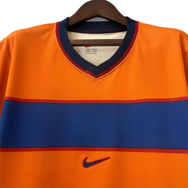 Capturadepantalla2025-10-03alas12.53.46-Photoroom.webp Camiseta Barcelona 1998-2000 Alternativa
