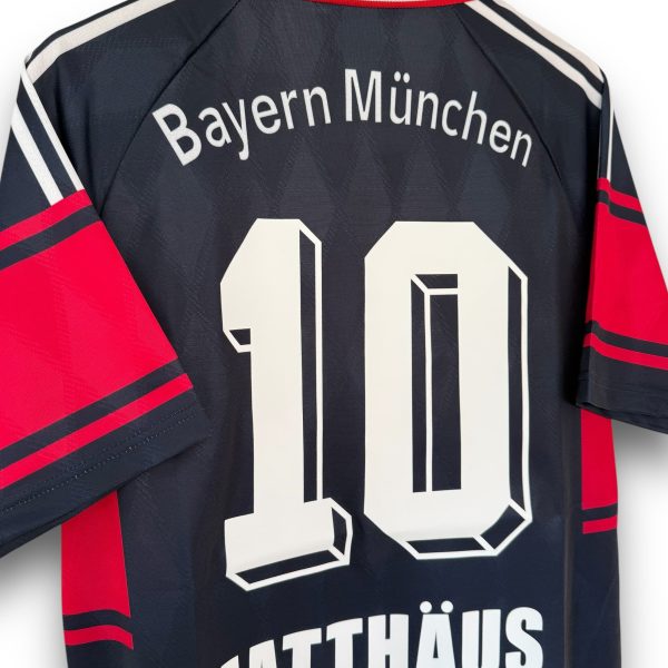 IMG-5852_1d86e8fa-958c-4954-83d1-6974467291ef.jpg Camiseta Bayern Múnich 1997-1999 Local