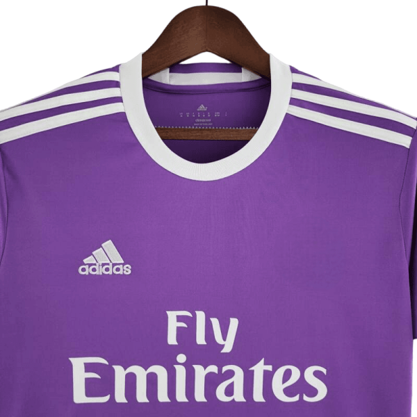 PECHO-Camiseta-Retro-Real-Madrid-Segunda-Equipacion-1718-Version-Aficionado-PhotoRoom.png-PhotoRoom-PhotoRoom.png Camiseta Real Madrid 2017-2018 Visitante