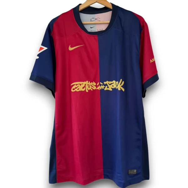 WhatsApp_Image_2025-06-12_at_15.12.06-Photoroom-Photoroom.webp Camiseta Barcelona x Travis Scott 2024-2025 Local