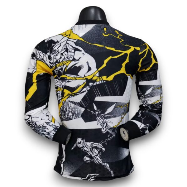 a7136e12.jpg Camiseta Real MadridxMarvel 2025-2026 Manga Larga – Version Pro Player