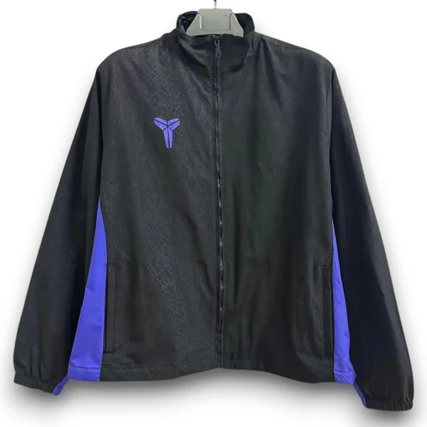 b-ablackwithpurplewindbreakerjacket_2-Photoroom.webp Chaqueta Barcelona 2025-2026 Mamba- Cortavientos