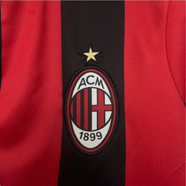 camiseta-ac-milan-primera-equipacion-retro-2003-2004-escudo-Photoroom.jpg Camiseta AC Milan 2003-2004 Local