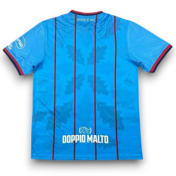 camiseta-cagliari-25-26-tercera5-Photoroom.jpg Camiseta Cagliari Calcio 2025-2026 Alternativa