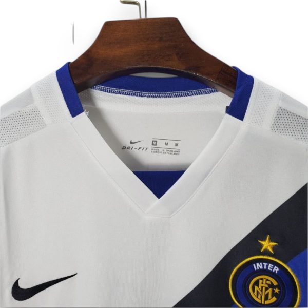 camiseta-inter-milan-segunda-equipacion-retro-clasica-2002-2003-2-Photoroom.jpg Camiseta Inter de Milán 2002-2003 Visitante