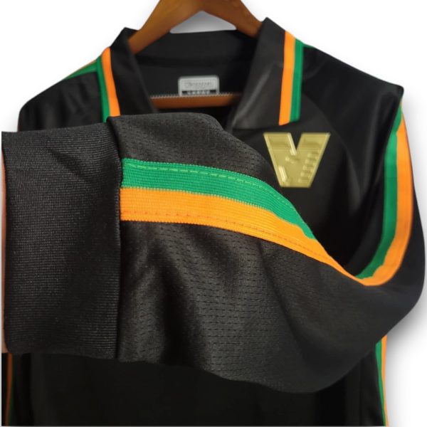 camiseta-local-negra-mangas-largas-venice-venezia-2022-2023-kappa-3-39100ae7356e9d180e17220488172915-1024-1024-Photoroom.jpg Camiseta Venezia 2022-2023 Local Manga Larga