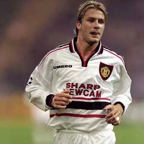 camiseta-manchester-united-manga-larga-97-99-visitante-1.jpg Camiseta Manchester United 1997-1999 Visitante Manga Larga