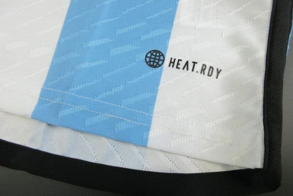 comprar-Camiseta-Argentina-2022-2023-Local-Tres-estrellas-Version-Pro-2.jpg Camiseta Argentina 2022-2023 Local Tres estrellas – Version Pro Player