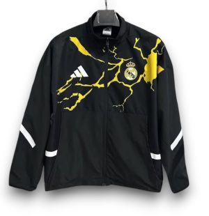 e0e50b40.jpg Chaqueta Real Madrid x Marvel – Cortavientos