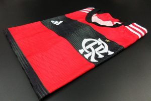 flamengo-23-24-local-pp.jpg Camiseta Flamengo 2023-2024 Local – Versión Pro Player