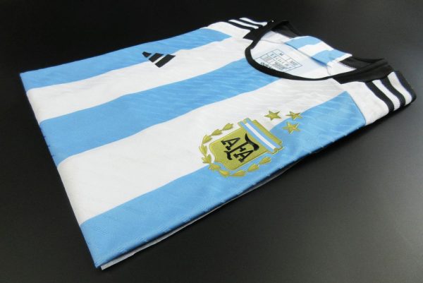 image_22bdf8ab-b7ae-468b-920b-f9cb2a87c6e9.jpg Camiseta Argentina 2022-2023 Local Tres estrellas – Version Pro Player