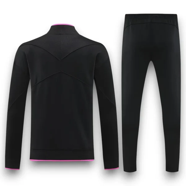 inglaterra-25-26-visitante-chandal1.webp Chándal Inglaterra 2025-2026 Visitante – Cremallera