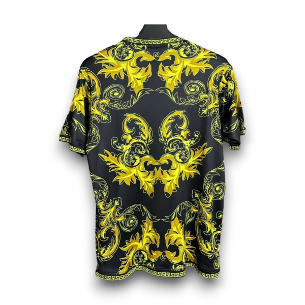 italia-versace-dorado-.png Camiseta Italia 2024-2025 Edición Versace