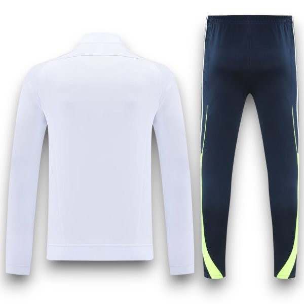 madrid-25-26-white-with-green-tracksuit1-Photoroom.jpg Chándal Real Madrid 2025-2026 Visitante – Cremallera
