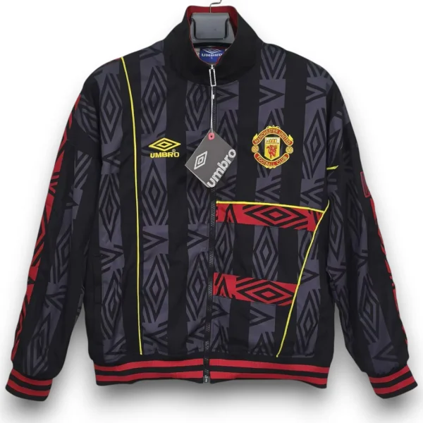 man-united-93-95-cortavientos.webp Chaqueta Manchester United 1993-1995 – Cortavientos
