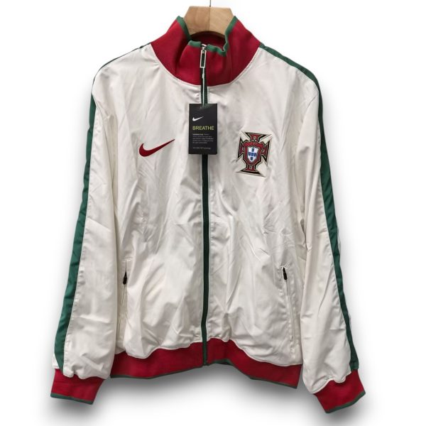 portugal-white-with-green-windbreaker-jacket-Photoroom.jpg Chaqueta Portugal 2025-2026 – Cortavientos