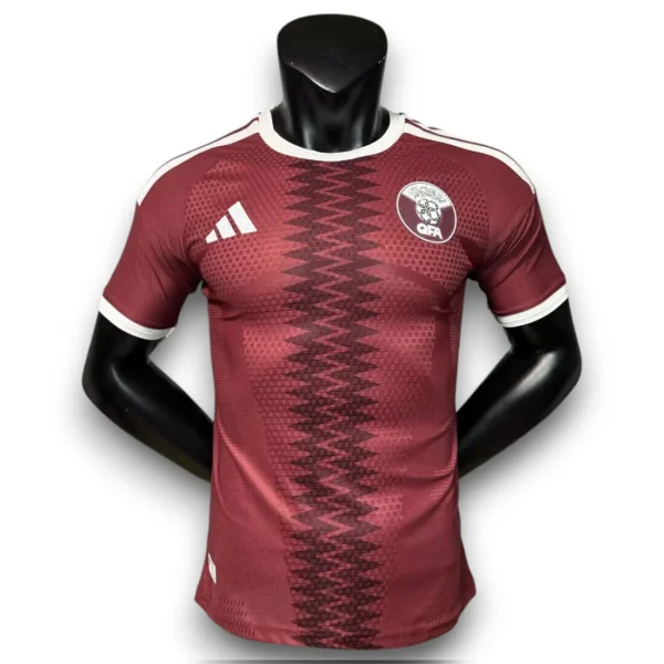 qatar-26-local-pro-player.webp Camiseta Qatar 2026 Local – Version Pro Player