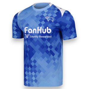 uis5bBsprNnFmcU.jpg Camiseta Derby County 2025-2026 Alternativa